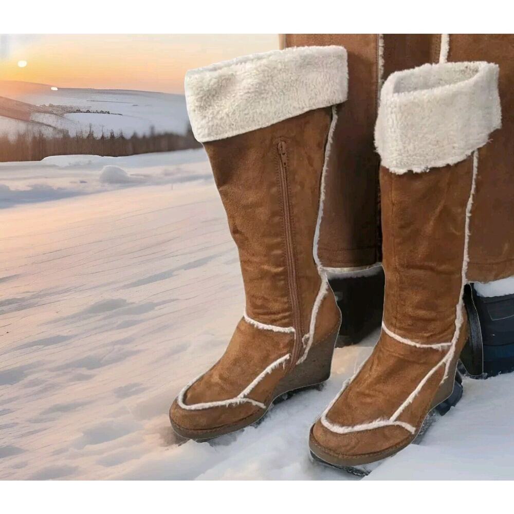 Y2K Penny Lane Winter Boots 8 Apres-ski Tall Wedge Heels Tan Faux Suede Zip Up